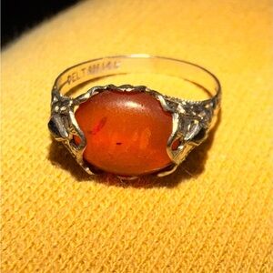 ANTIQUE 1930’s Genuine Amber 14kt white gold Ring with 2 side BLUE sapphires